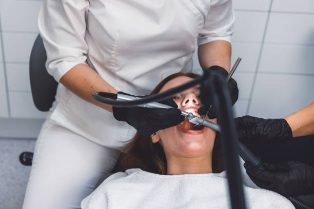 Best Weekend Emergency Dental Services in Lochmoor Waterway Estates, FL